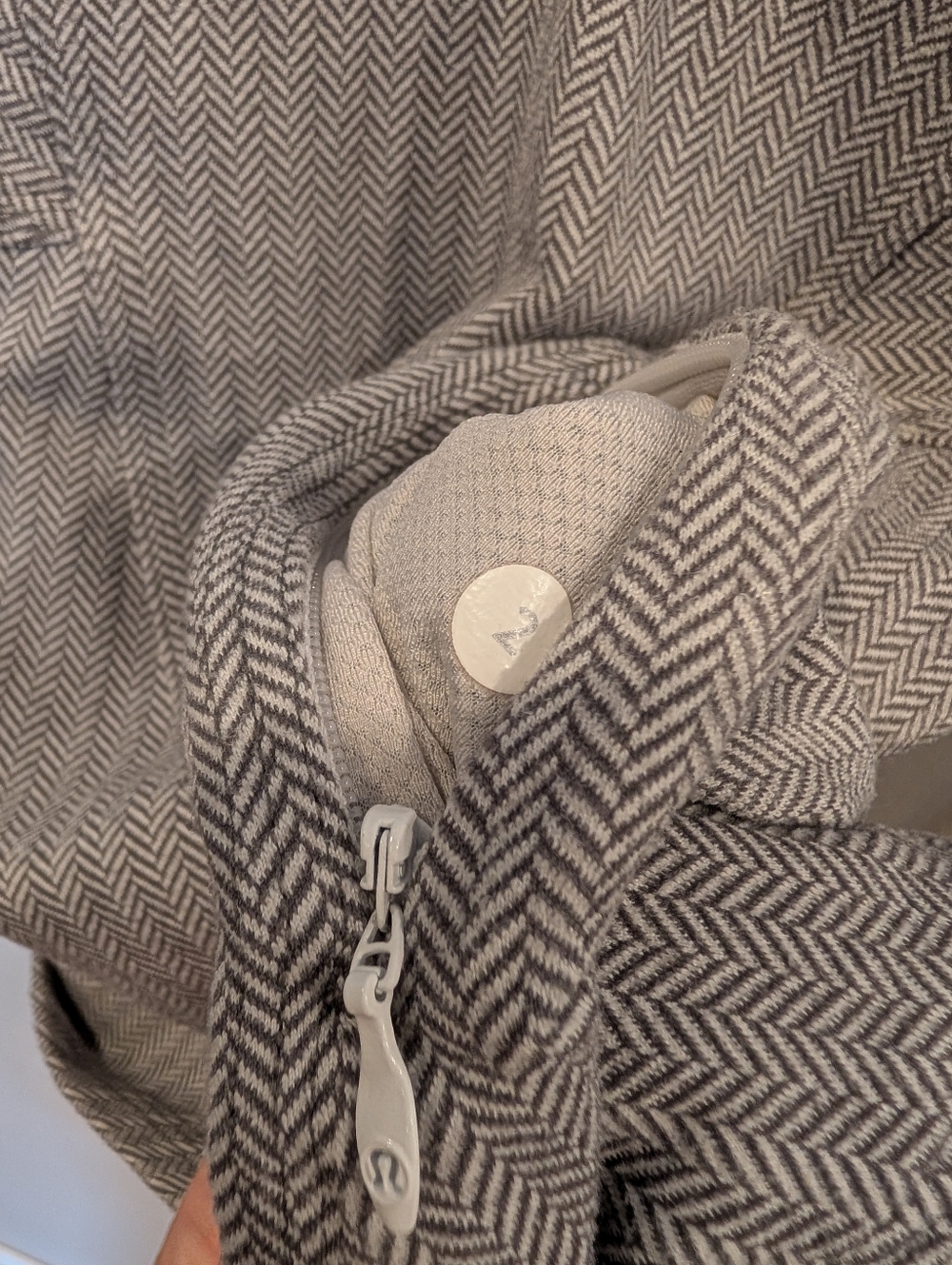 Lululemon Kanto Catch Me Light Gray Half-Zip Active Pullover Herringbone Size 2 - Picture 7 of 7